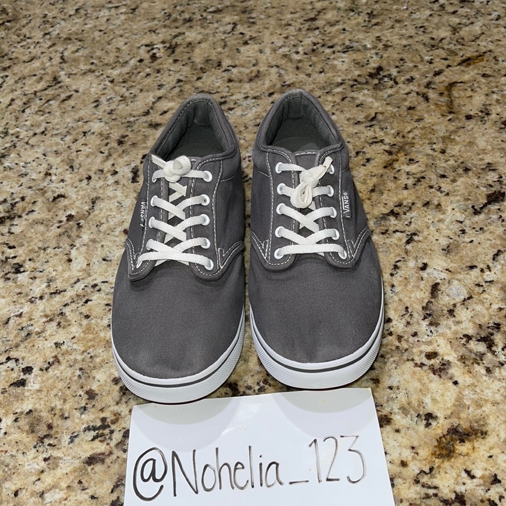 Vans - Picture 1 of 9